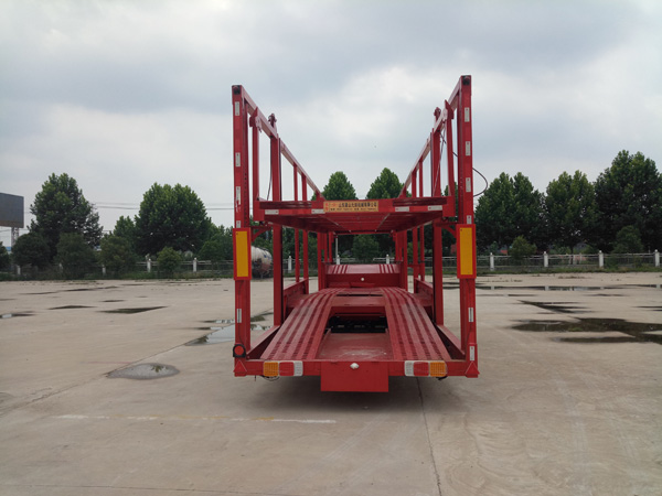 車輛運輸半掛車